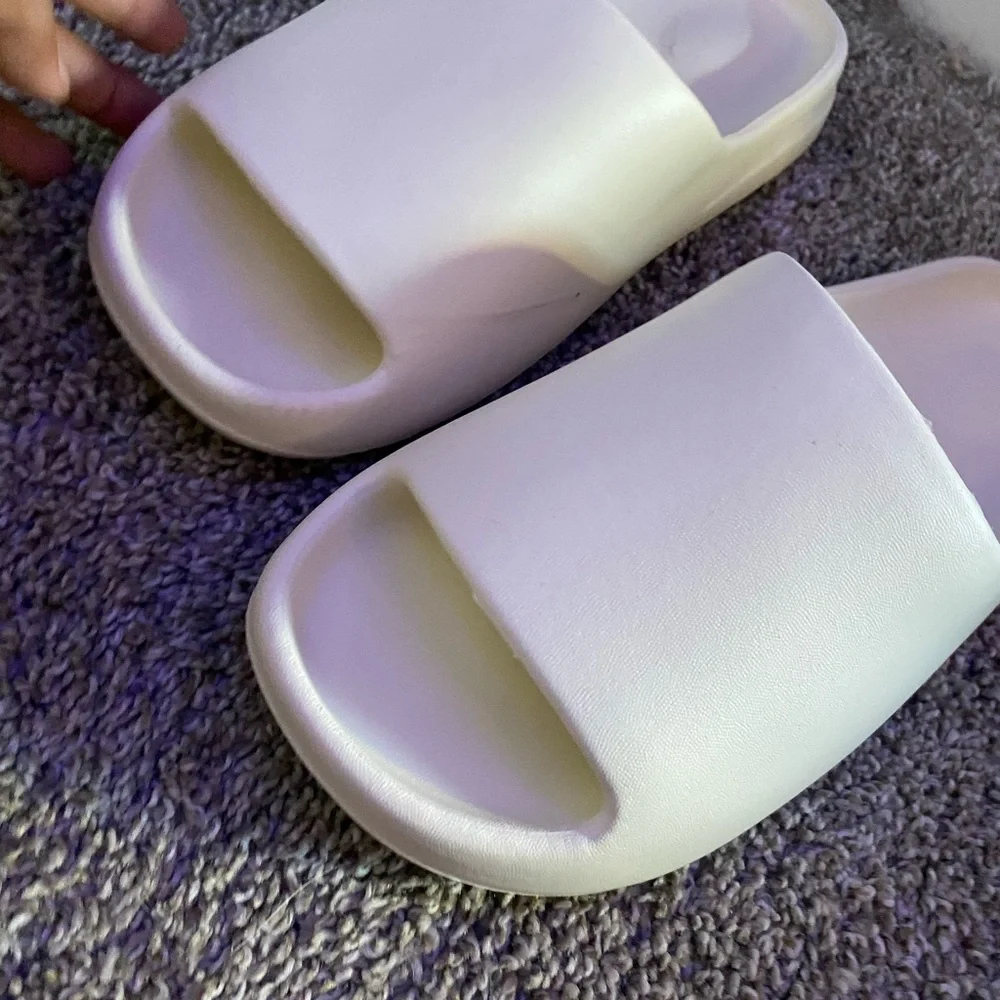 Sandals - Picture 3 of 4